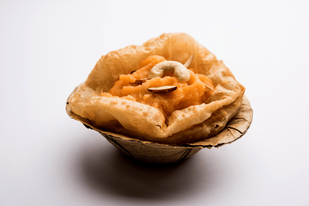 sooji-halwa-with-poori