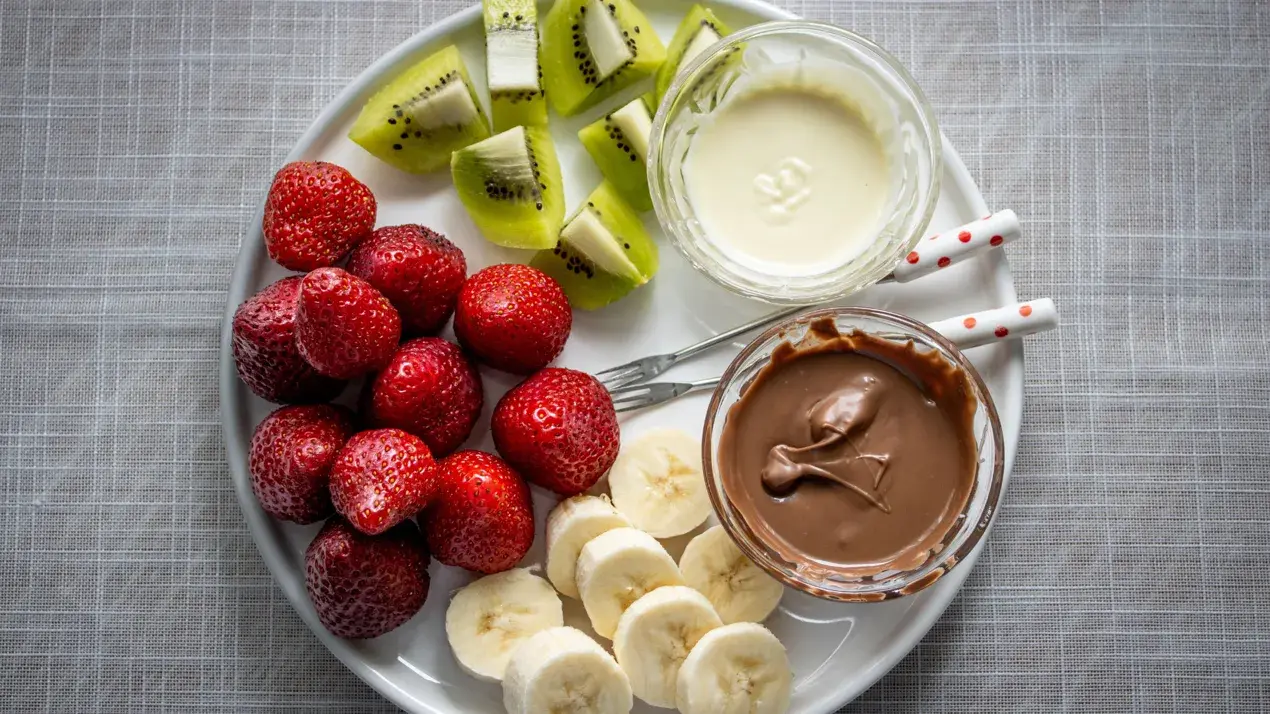 10 Quick Late-Night Sweet Snacks To Make When The Craving Hits At Midnight