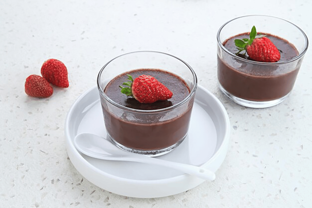 strawberry-dark-chocolate-mousse-cups-1