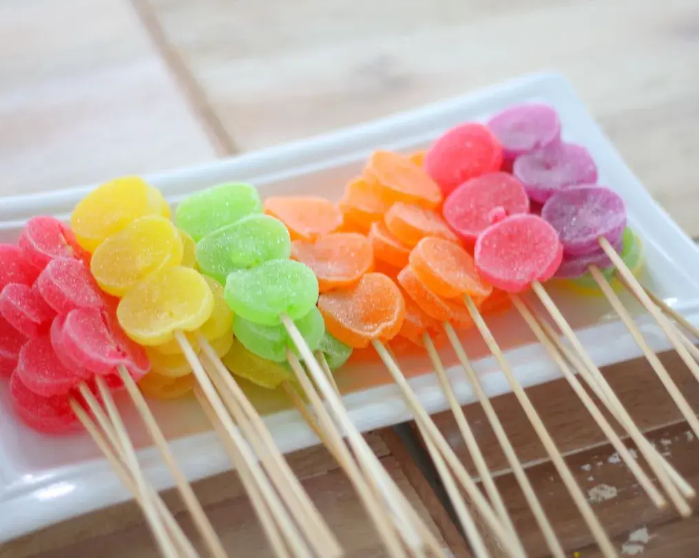 5 Chocolate-Coated Candy Stick Decoration Ideas You Must Try