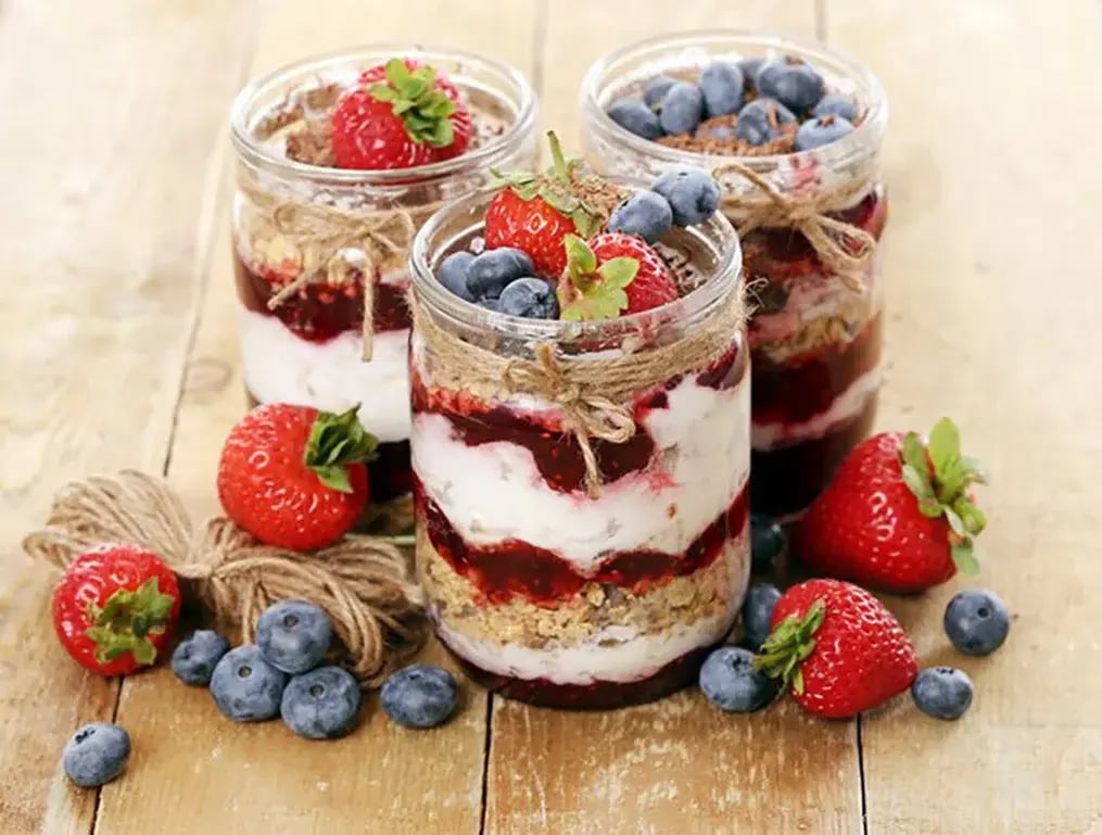 5 Minute Desserts for When You Need a Fast Sweet Fix - Instant Berry Yogurt Parfait 2
