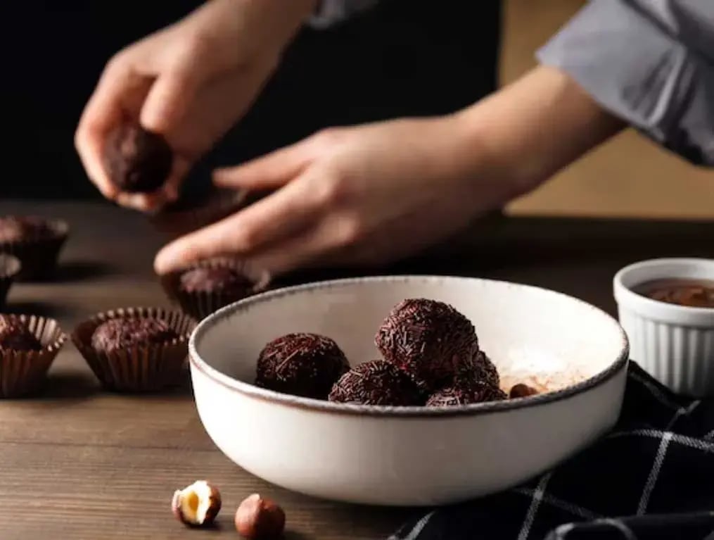 Molasses Date Balls