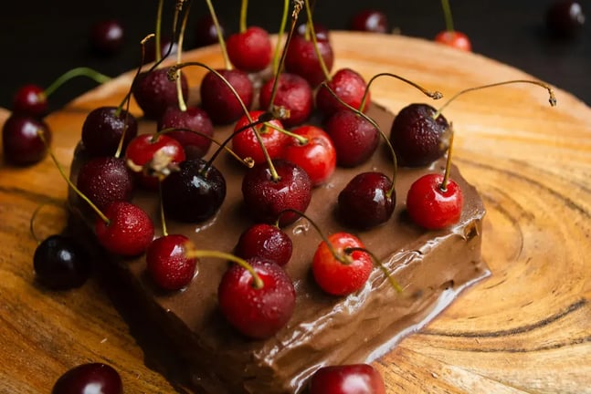5 Tips to Achieve a Moist and Flavorful Cherry Oreo Cola Cake