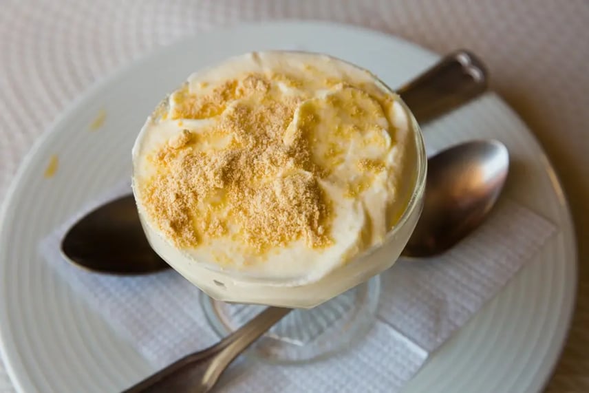 Biscuit Crumble Fruit Custard