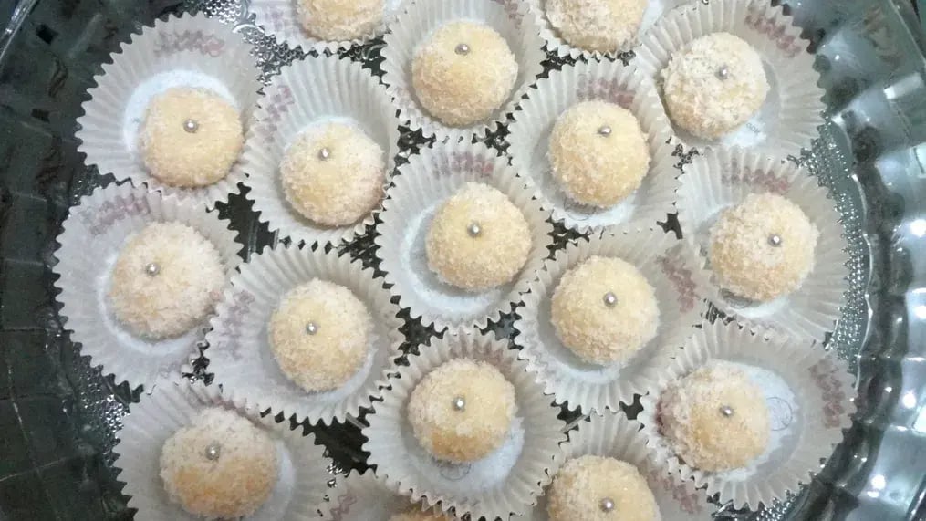 7 Traditional Indian Sweets to Prepare for Shankaracharya Jayanti Pujas - Coconut Ladoo