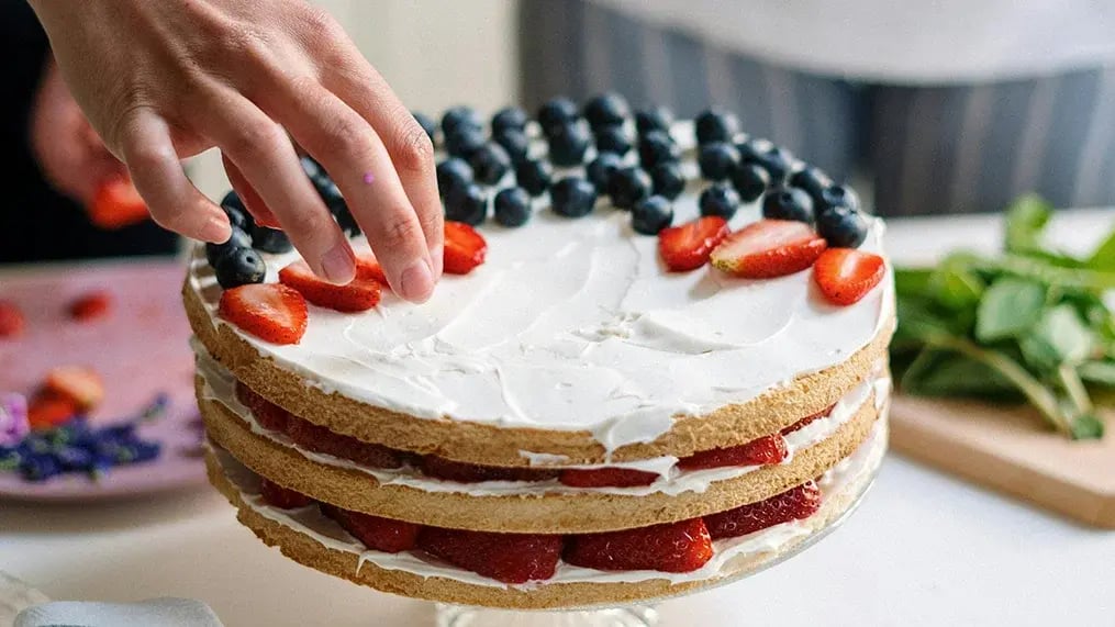 A cake that is berry berry tasty - Berry Cake Image 2