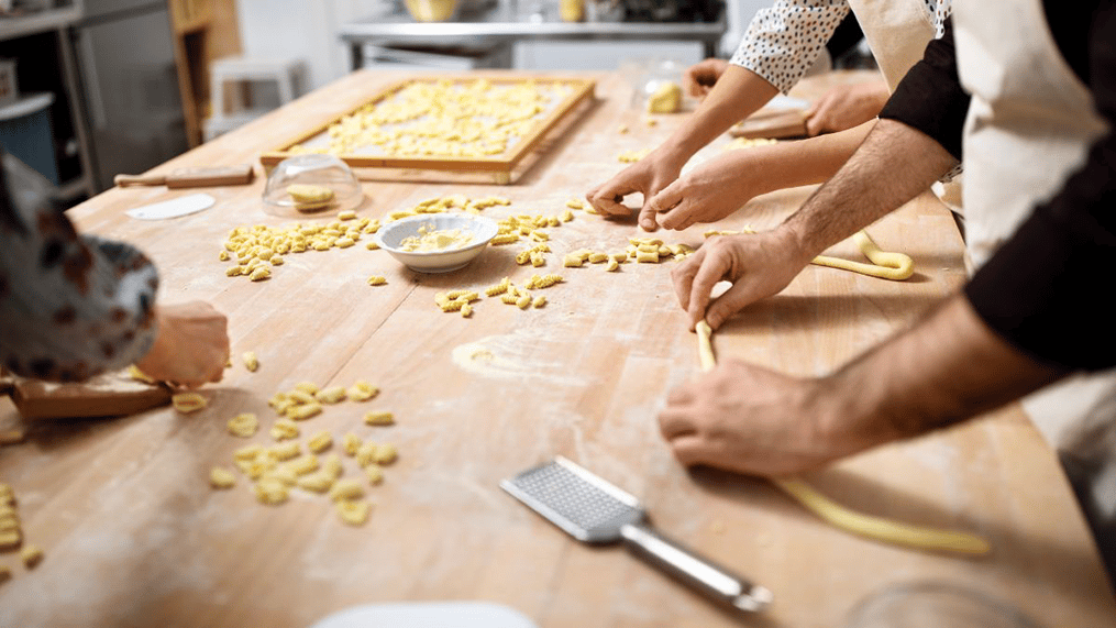 a-complete-guide-to-noodle-based-desserts-sweets-3