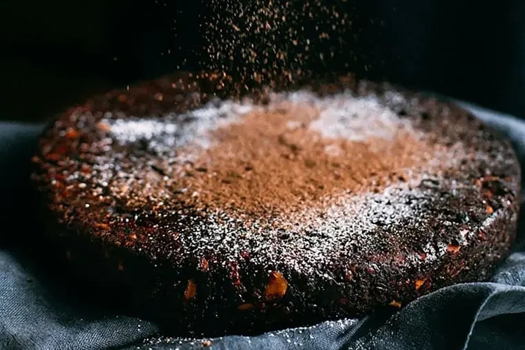 Autumn Cake Recipes: Bake Seasonal Favorites Like Carrot Cake and Spice Cake - Spice Cake 