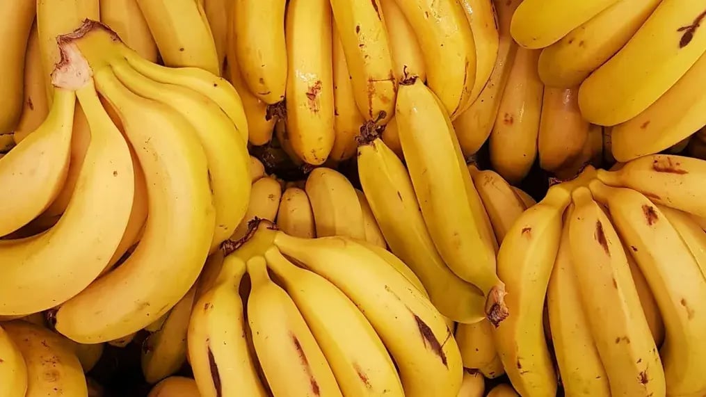 Banana Cake with Dried Apricots and Bournvita: A Step-by-Step Recipe - Bananas
