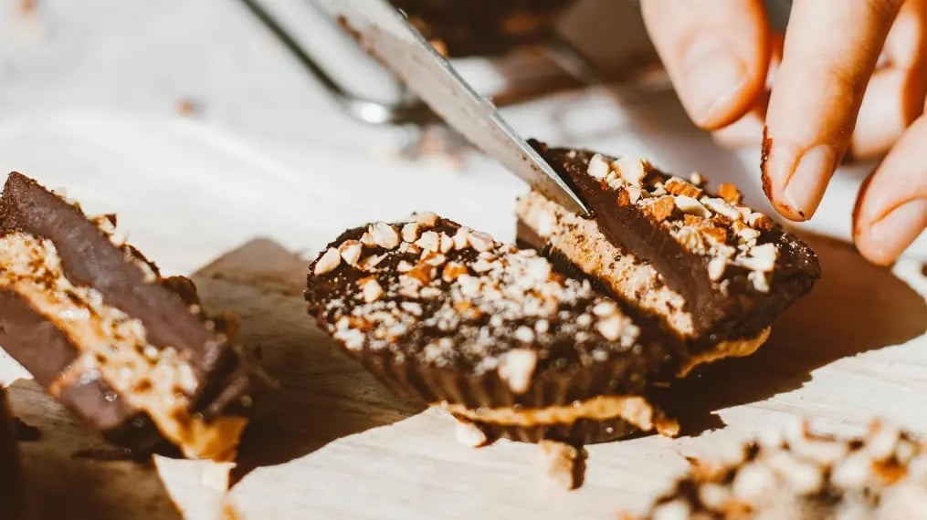 Banana Walnut Cupcakes With Chocolate