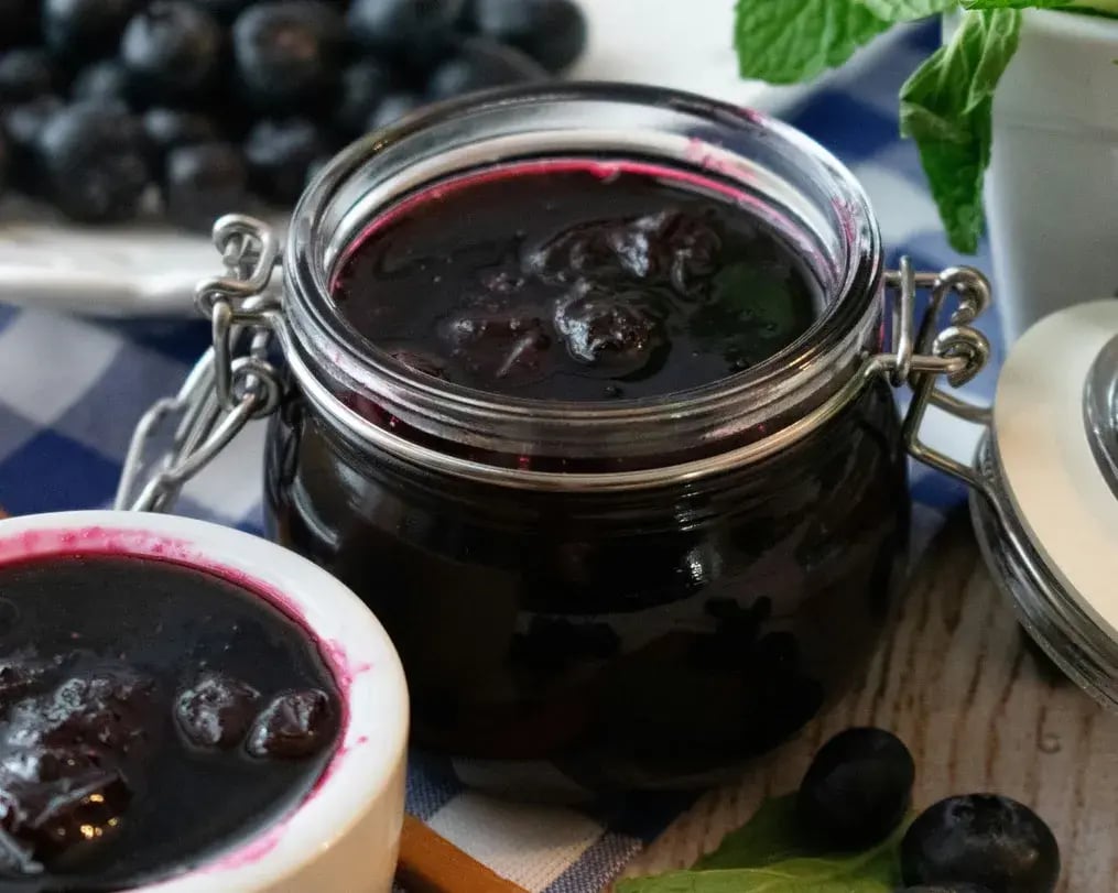 Berry Compote For Chocolate Mousse