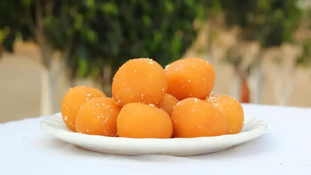 Besan Ke Ladoo Recipe For Raksha Bandhan: Traditional Sweet Made Easy At Home - Tips for Beginners to make perfect besan ladoo recipe