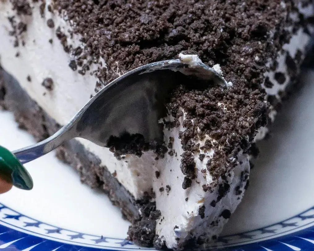Slice of Milkmaid Almond Oreo Dessert