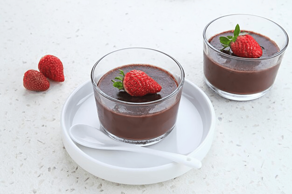 strawberry-dark-chocolate-mousse-cups-1