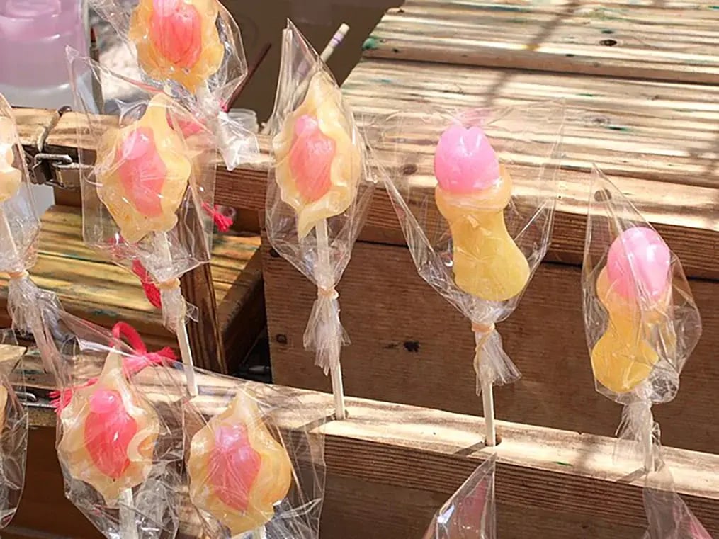 kanamara-matsuri-phallic-candies