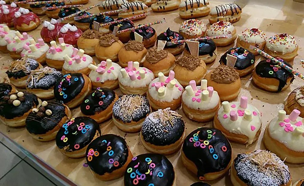 sufganiyot-from-wikimedia-commons