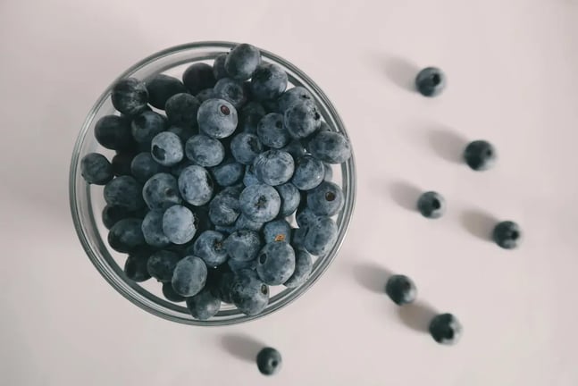 Kickstart your day with these simple and light blueberry cakes. They are delicious and flavorful.