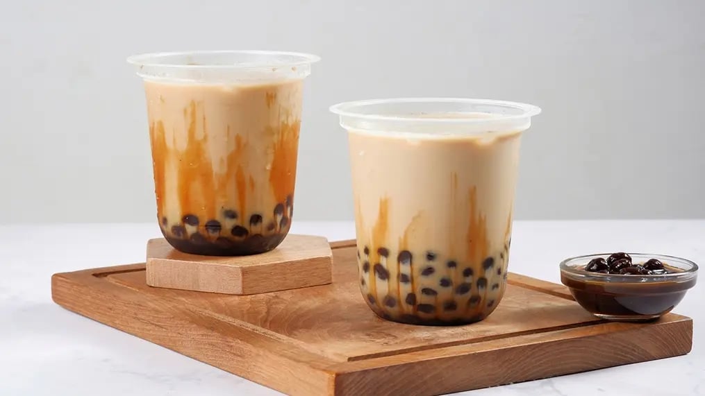 classic-milk-tea-with-tapioca-pearls