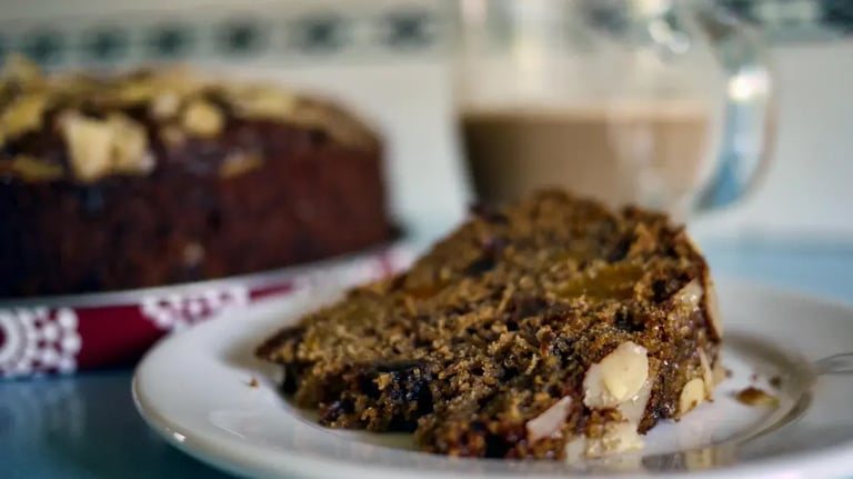 Cakes that creatively combine chocolate and coffee
