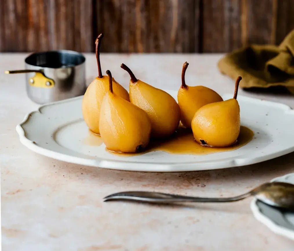 Caramel Almond Ice Cream with Pears: A Cool Winter Treat - Method