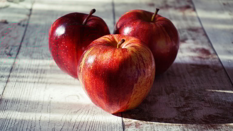 Celebrate Autumn with 3 Irresistible Apple Crumble Dessert Recipes  