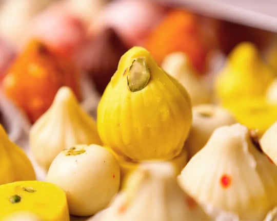 malai kesar modak with pistachio