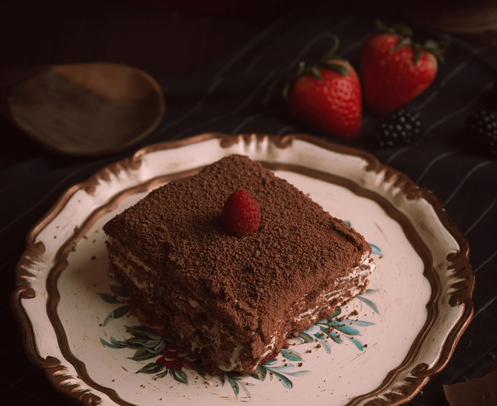 strawberry-and-chocolate-dessert