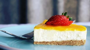 Cheesecake Crust Mistakes: Why Your Cheesecake Crust Keeps Falling Apart