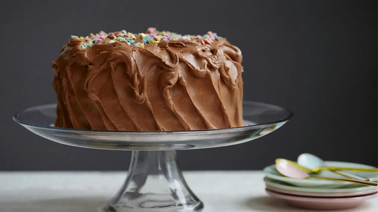 Chocolate Buttercream Mastery: Fluffy Rich Frosting Recipe For Cakes And Cupcakes