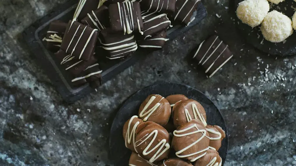 Chocolate-Coated Jelly Fruit Candy: 5 Simple Steps for a Sweet Treat
