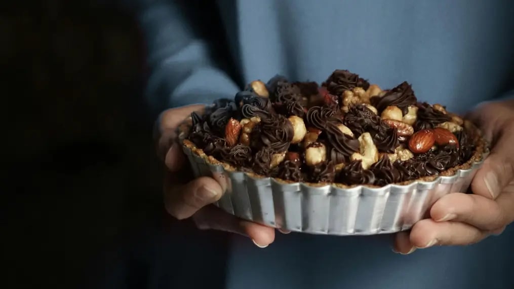 chocolate-pie-with-nuts