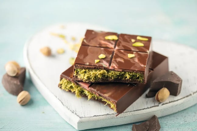 Chocolate & Pistachio Bars: The Perfect Fusion of Crunch & Sweetness