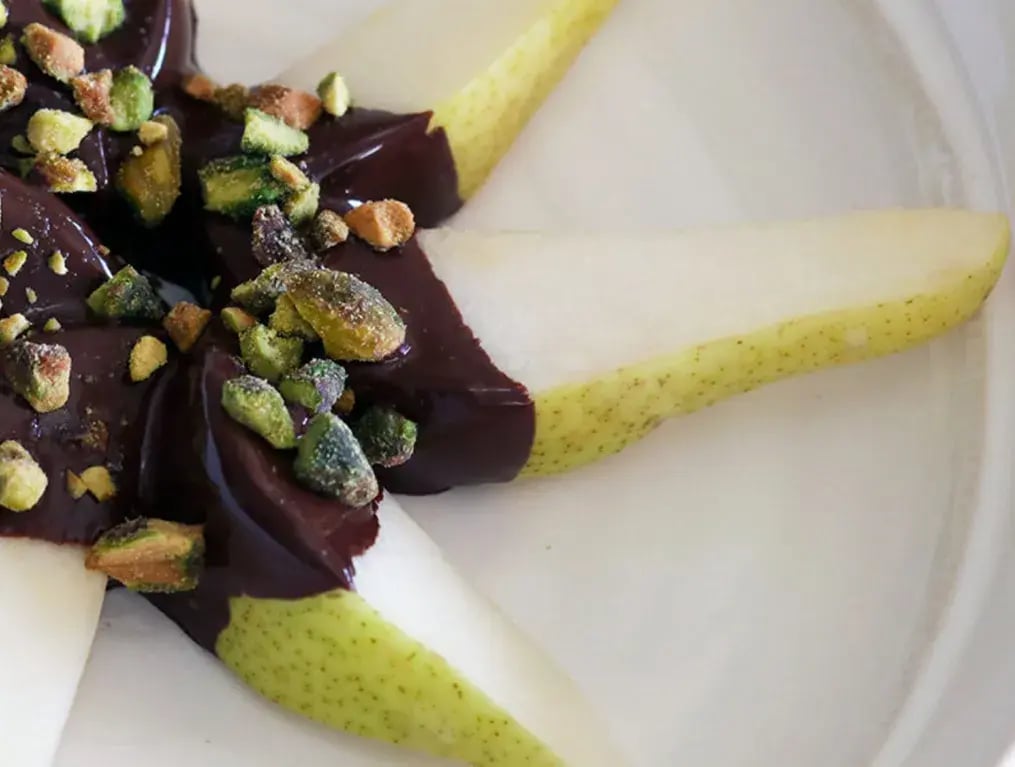 Chocolate-Poached Pears With Pistachio Crunch: An Elegant Dessert - Introduction