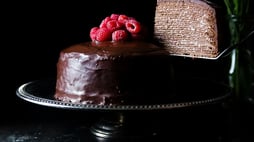Chocolate Raspberry Cake Recipe: Rich Chocolate Layers, Raspberry Filling, Frosting, And Decoration Ideas