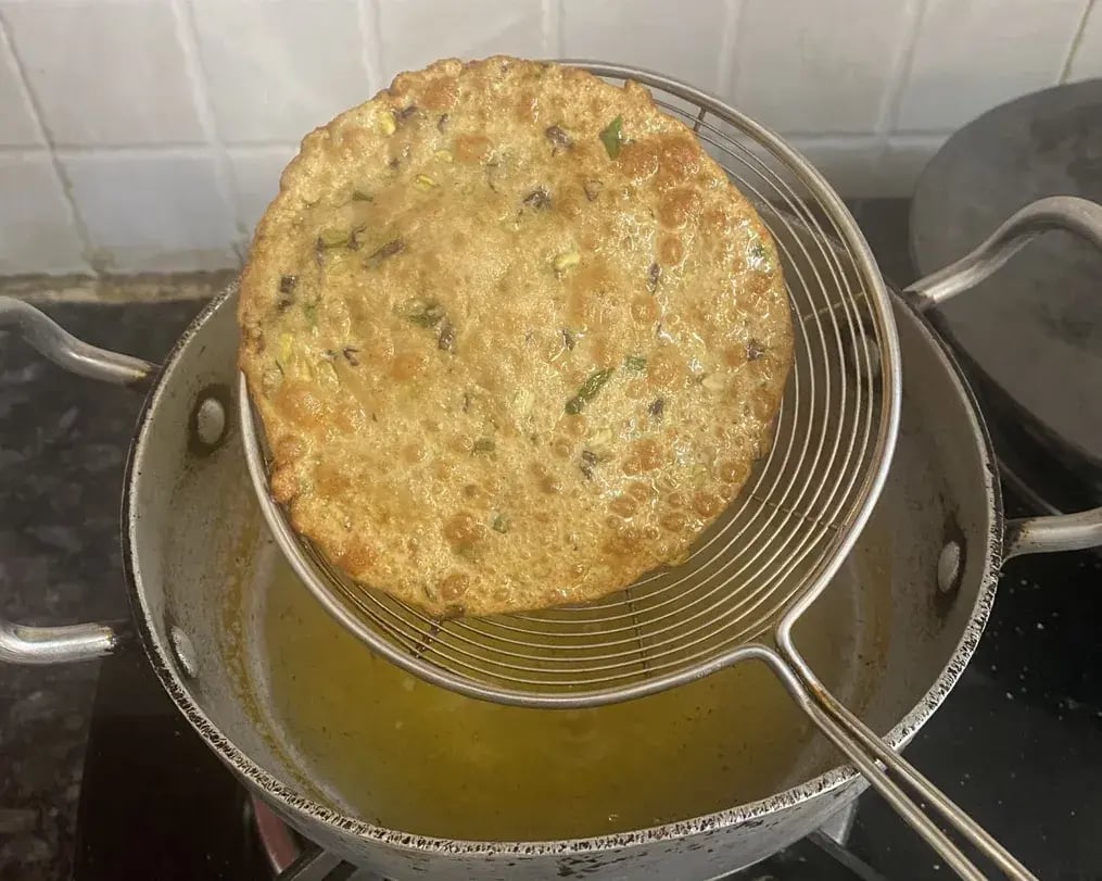 Freshly fried chonge