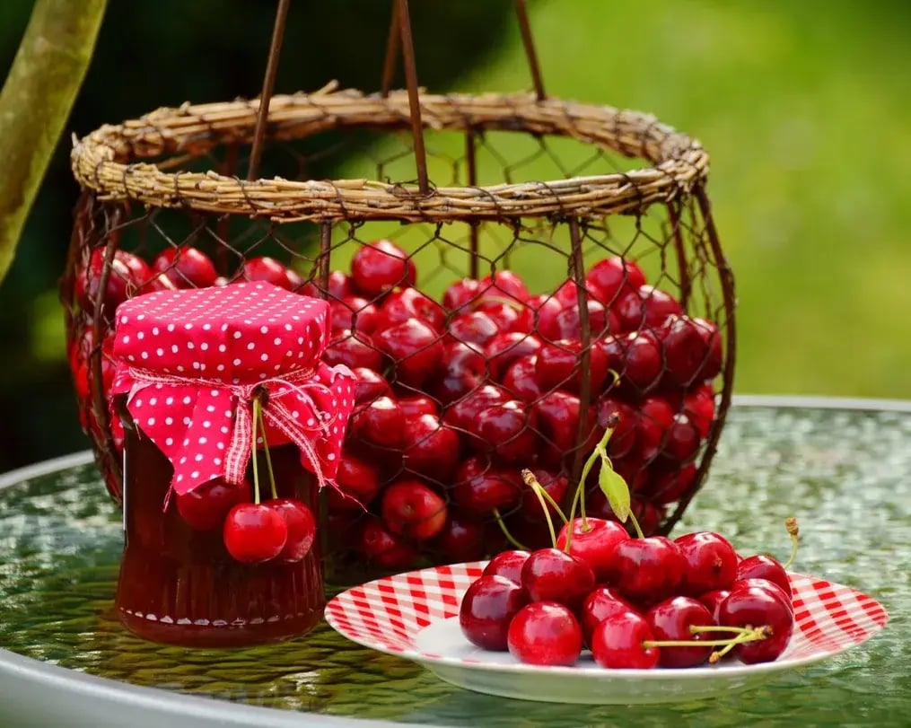 Classic Black Forest Dump Cake with Dairy Milk Shavings: A Baking Guide - cherry filling for Black Forest Dump Cake Dairy Milk Shavings