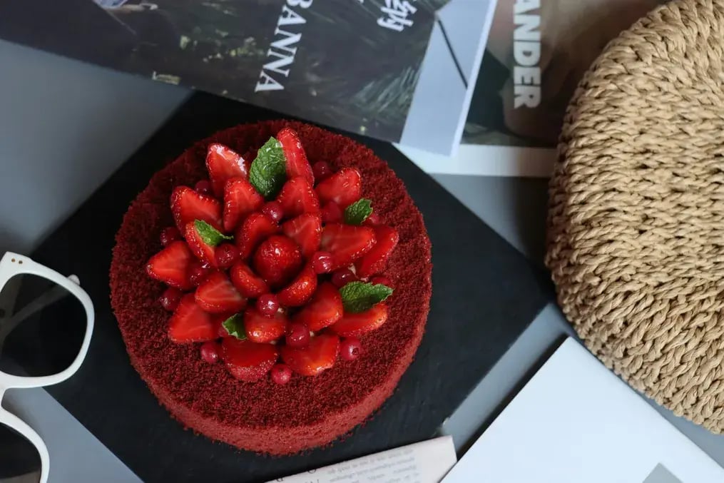 Classic French Strawberry Cake – Fresh, Light, and Packed with Flavor - French Strawberry Cake - 2