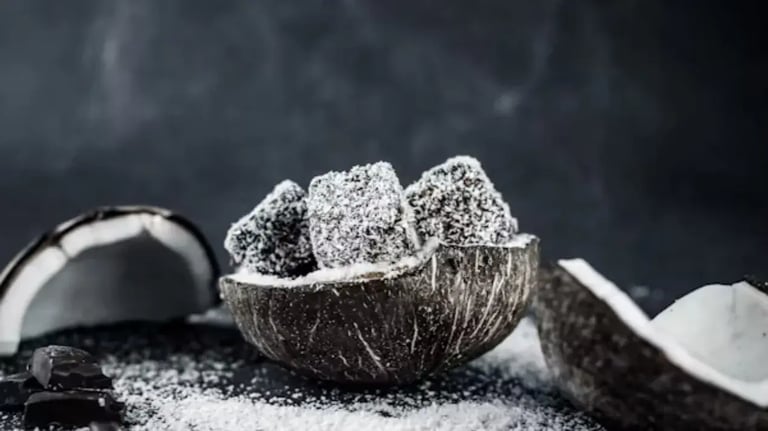 Coconut Desserts That Bring a Tropical Touch to Your Festive Table