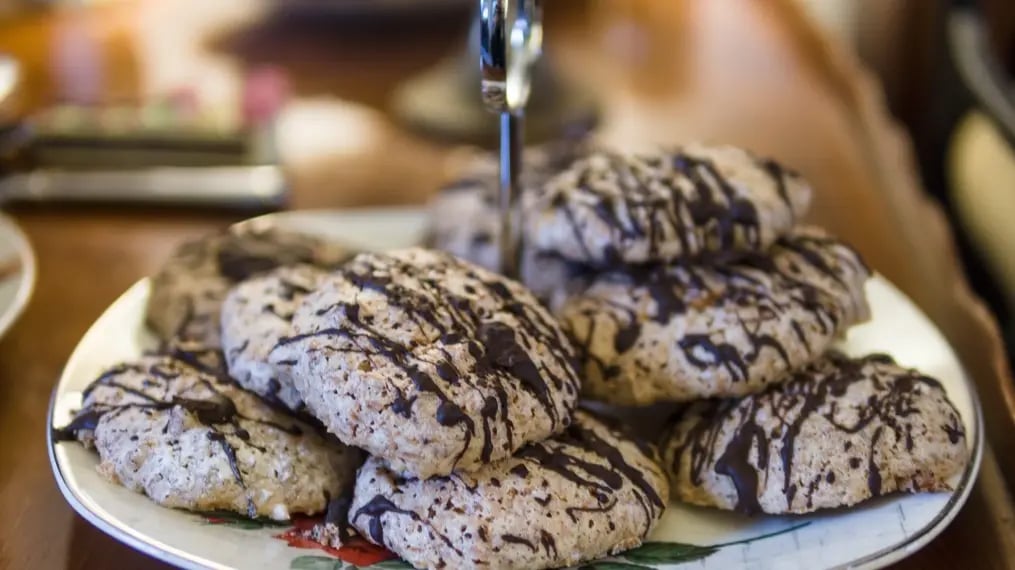 Coconut Macaroons with Bournville Bits