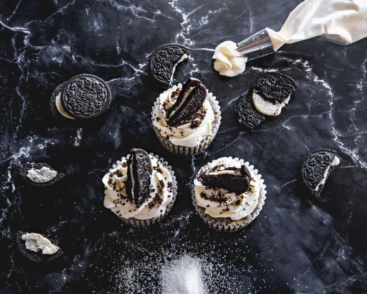 Cookies & Cream Cupcakes with Walnut Crunch: Step-by-Step Recipe