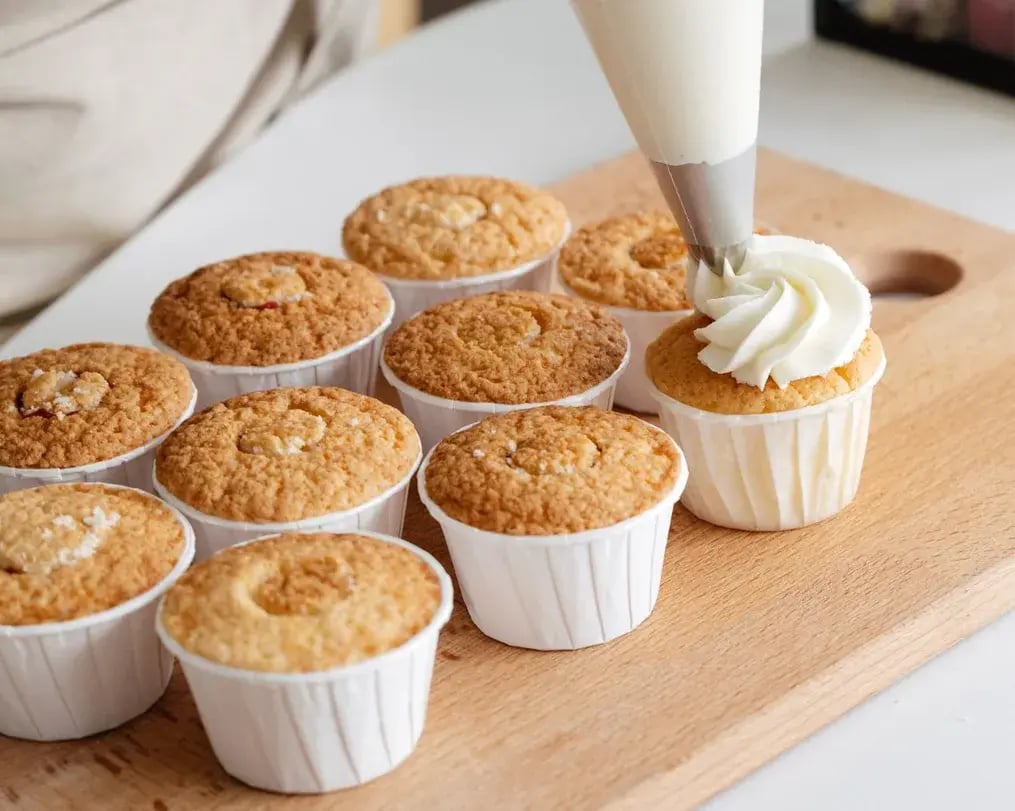 Chilling your frosting before piping