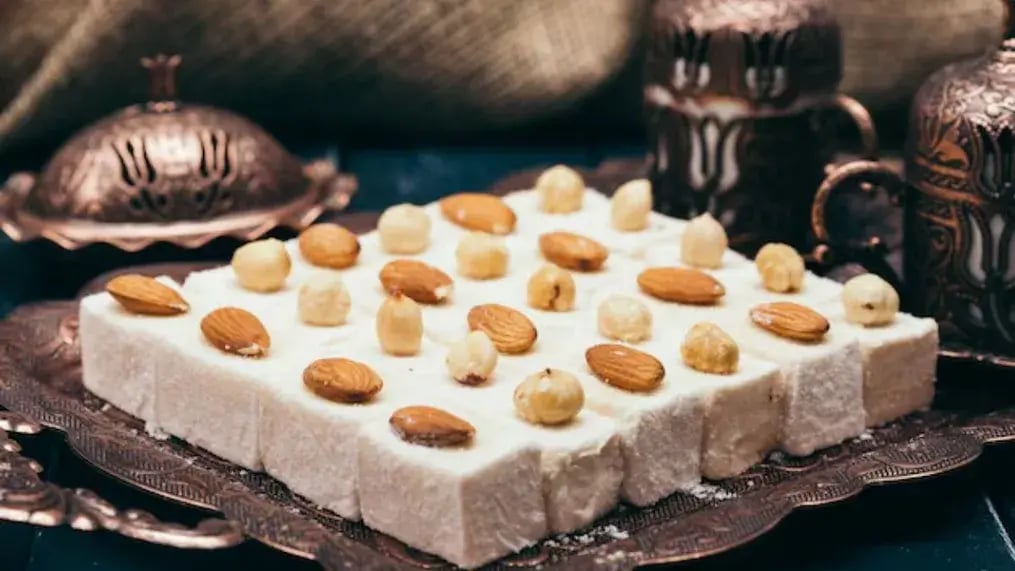 Best Dry Fruits, Nuts, and Seeds to Add to Cream Cheese Desserts