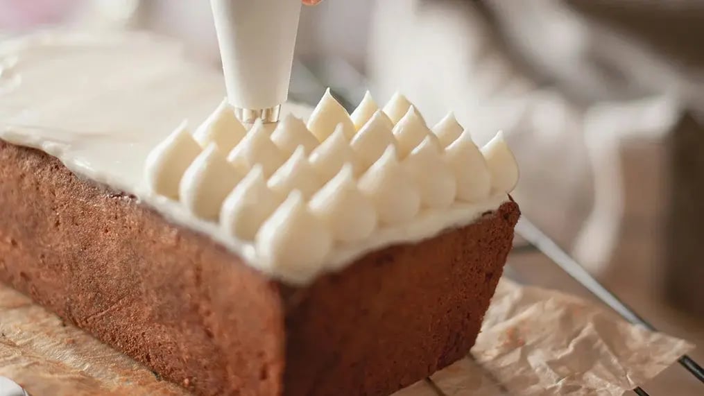 Cream cheese icing for tastier desserts - Icing Image - 1