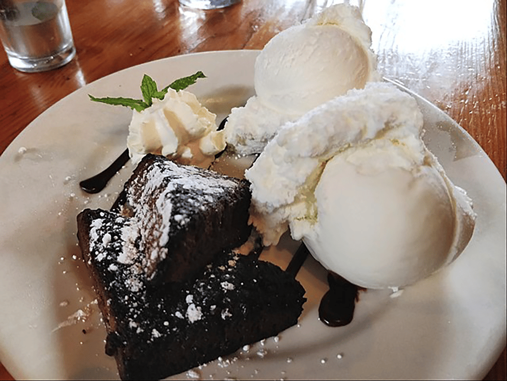 brownies-with-ice-cream