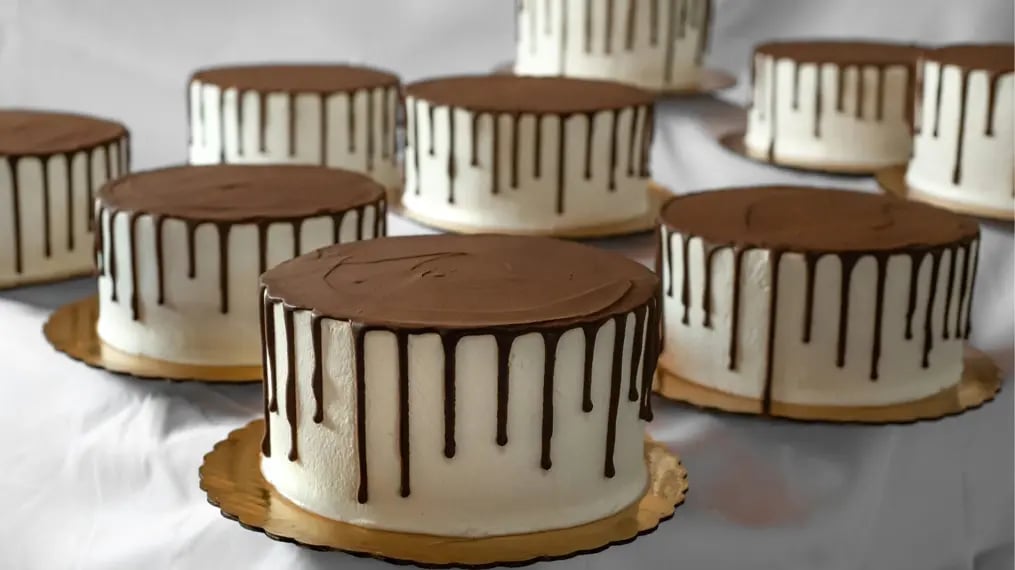 Small Chocolate Cake Designs
