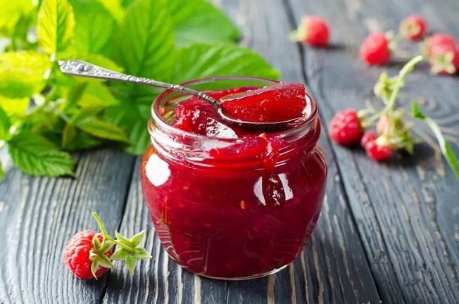 Creative Ways to Use Raspberry Jam in Almond Cakes and Desserts
