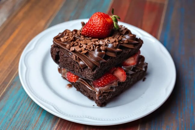 Dark Chocolate Ganache Frosting: Rich Recipes for Decadent Desserts