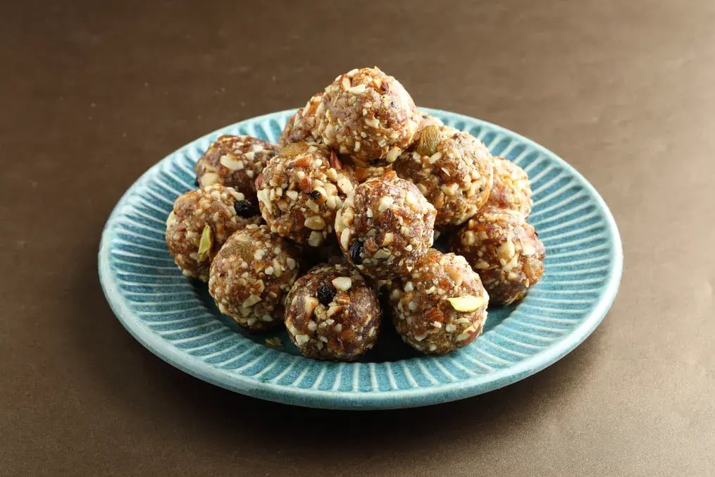 Dates &amp; Nuts Ladoo: A Nutritious &amp; Festive Sweet for Eid - Recipe