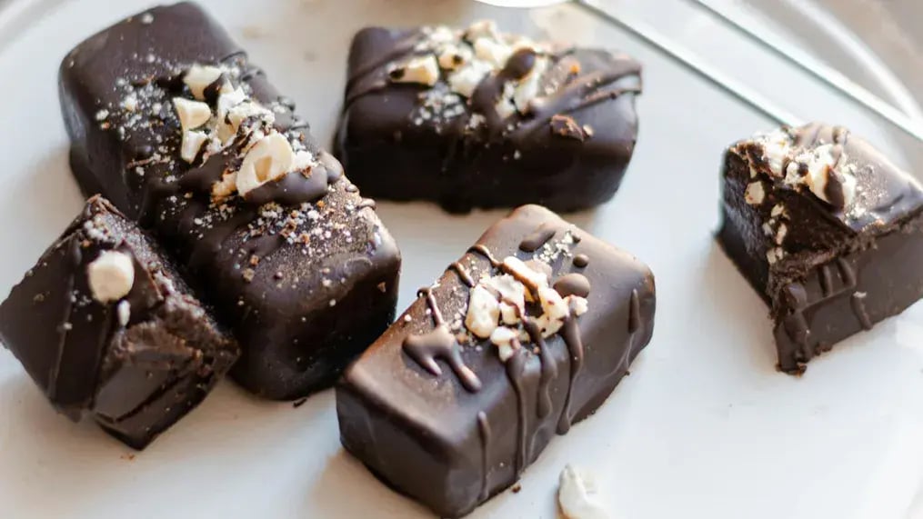 No Bake Chocolate Date Bars