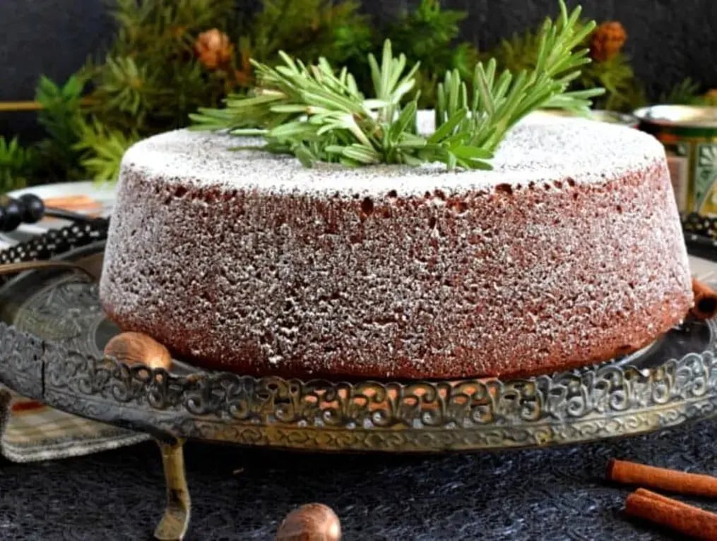 Molasses-Spiced Bundt Cake